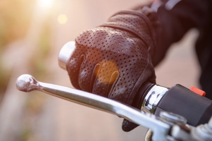 Choisir des gants moto et de scooter pour vous protéger