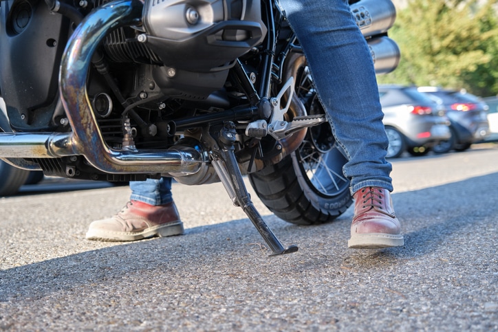 Quels sont les différents types de béquilles pour moto ?